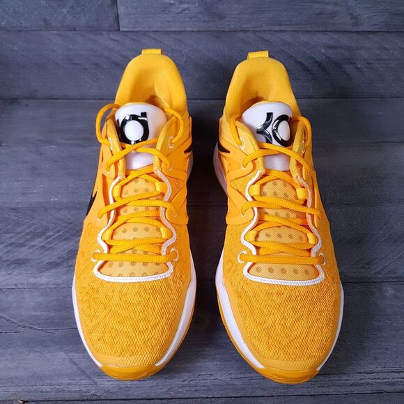 Athletic_Shoes